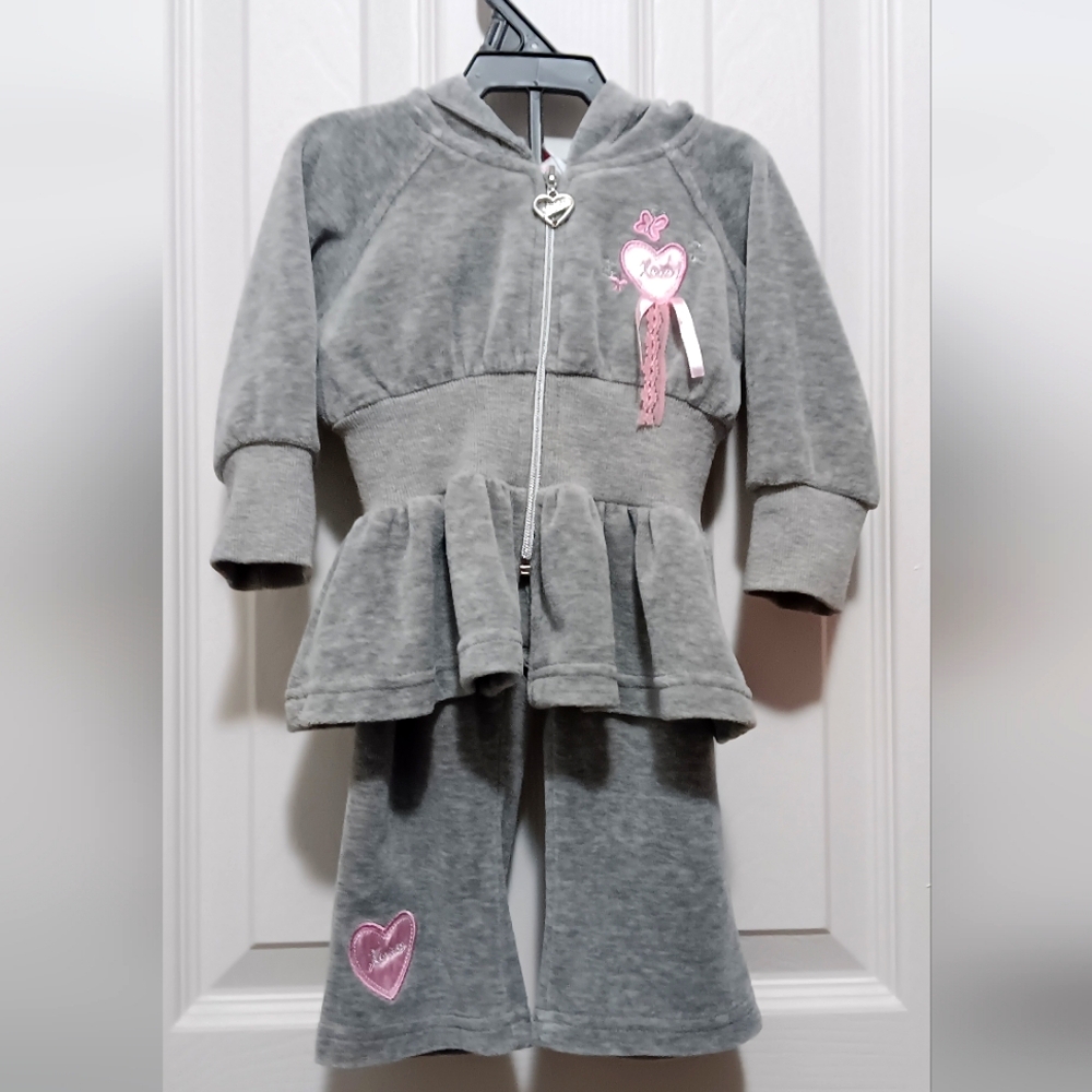 Vintage Grey XOXO Velour jacket & pants set w/pink heart & lace /Size: 6/9 month